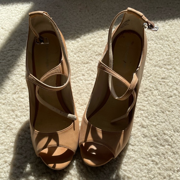 Nude adiPRENE Rockport heels sz6.5 - Picture 6 of 6